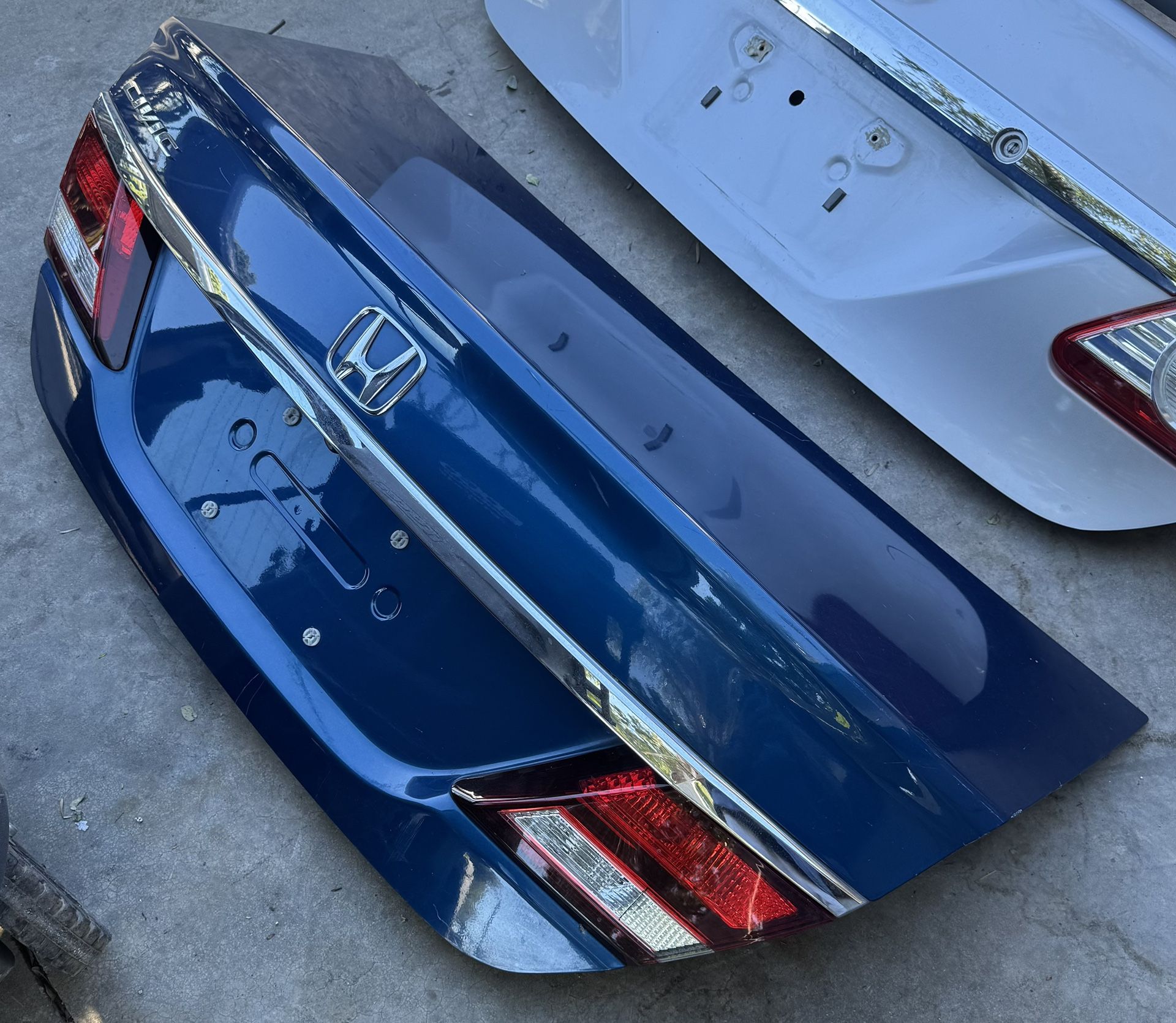 14-15 Honda Civic Sedan Genuine Trunk Lid w/Camera!!!