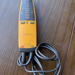 Fluke T+ Electrical Tester Voltage Continuity Tester AC DC 600V w/ Leads GFCI Compact Electrician Tool