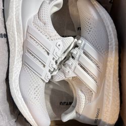 DS Adidas Ultraboost 1.0 “Triple White” Sz 9