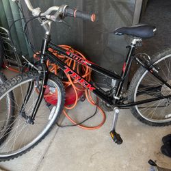 Trek 800  Sport Bicycle Brand New 
