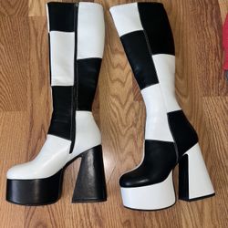 Gogo Boots Black/White