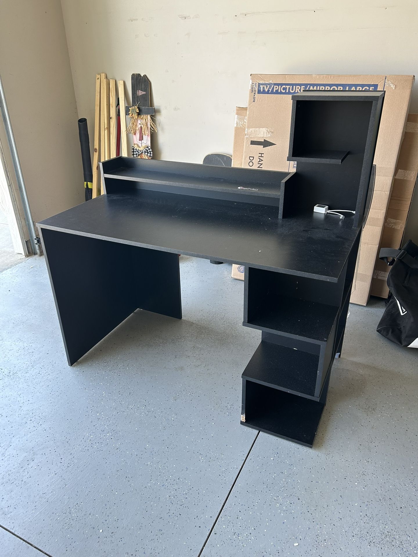 Free Desk