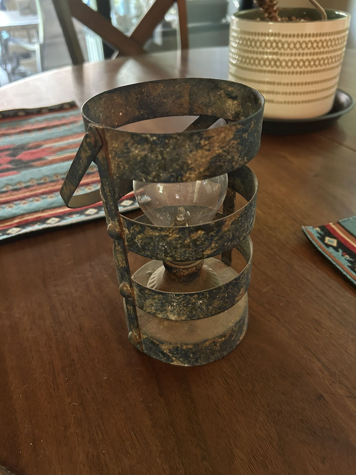 Unique Medal Table Lamp