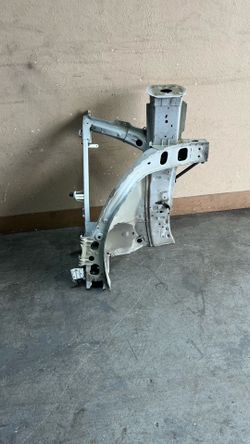 (402) 18-24 Buick Enclave Right Frame Leg 2018 2019 2020 2021 2022 2023 2024