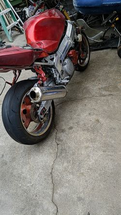 2004 gsxr 1000 rims and dunlop tires .rotors separately