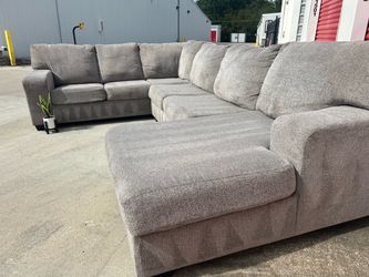 Comfy Sectional!! FREE DELIVERY!!