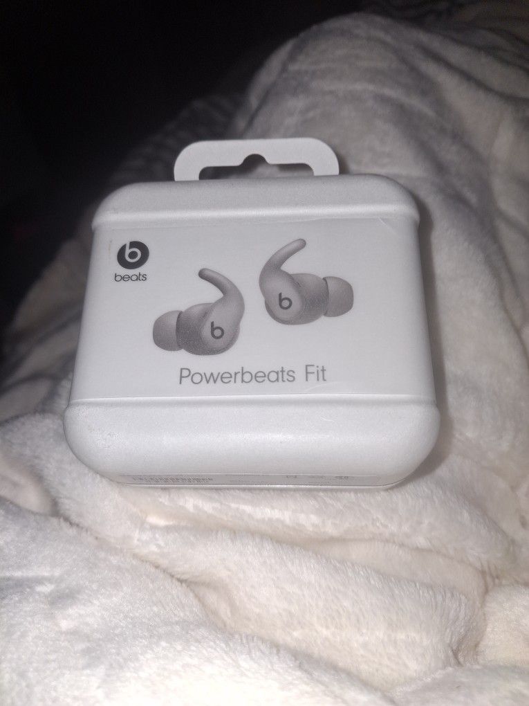 Powerbeats Fits