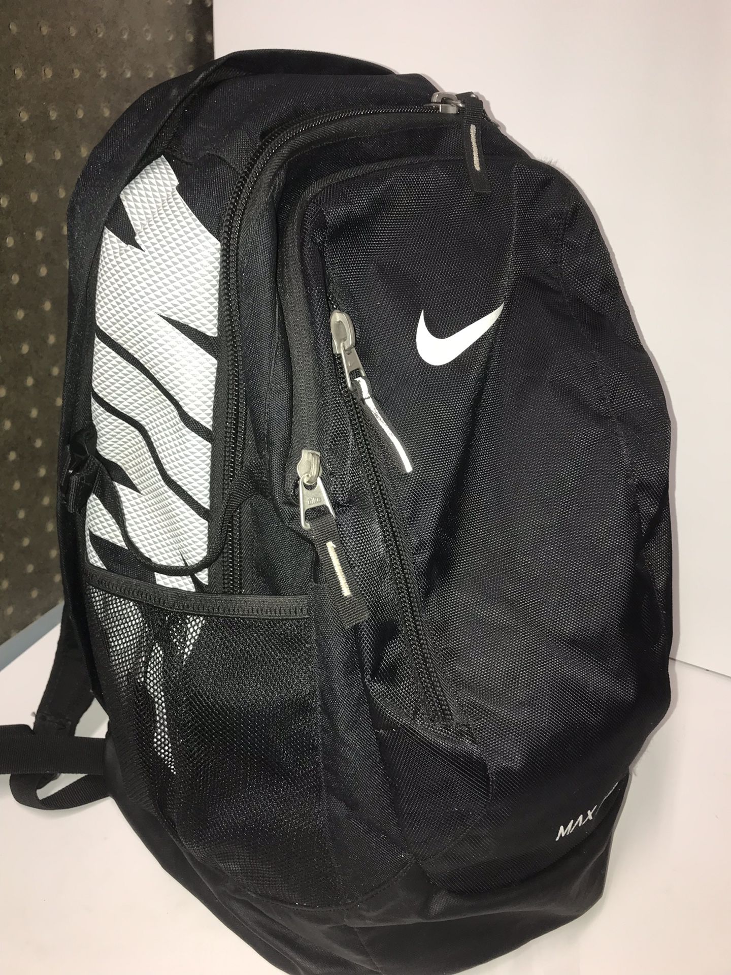 Nike team training max air xl backpack hotsell