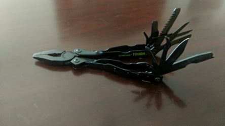 Schrade Tough multi tool (with pouch)