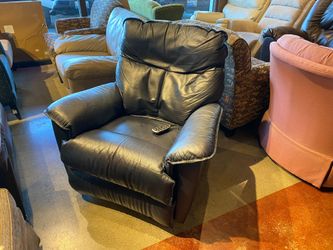 LA-Z-BOY Power Recliner Chair with Attached Remote
