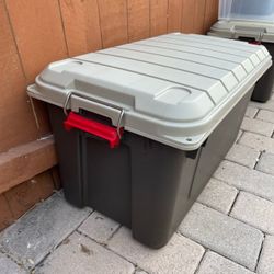 IRIS 21-Gallon Heavy-Duty Plastic Storage Tote with Lid