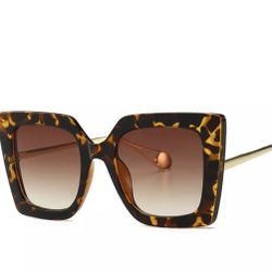 Leopard Cat Eye Shades with Pearl Design-Brand New