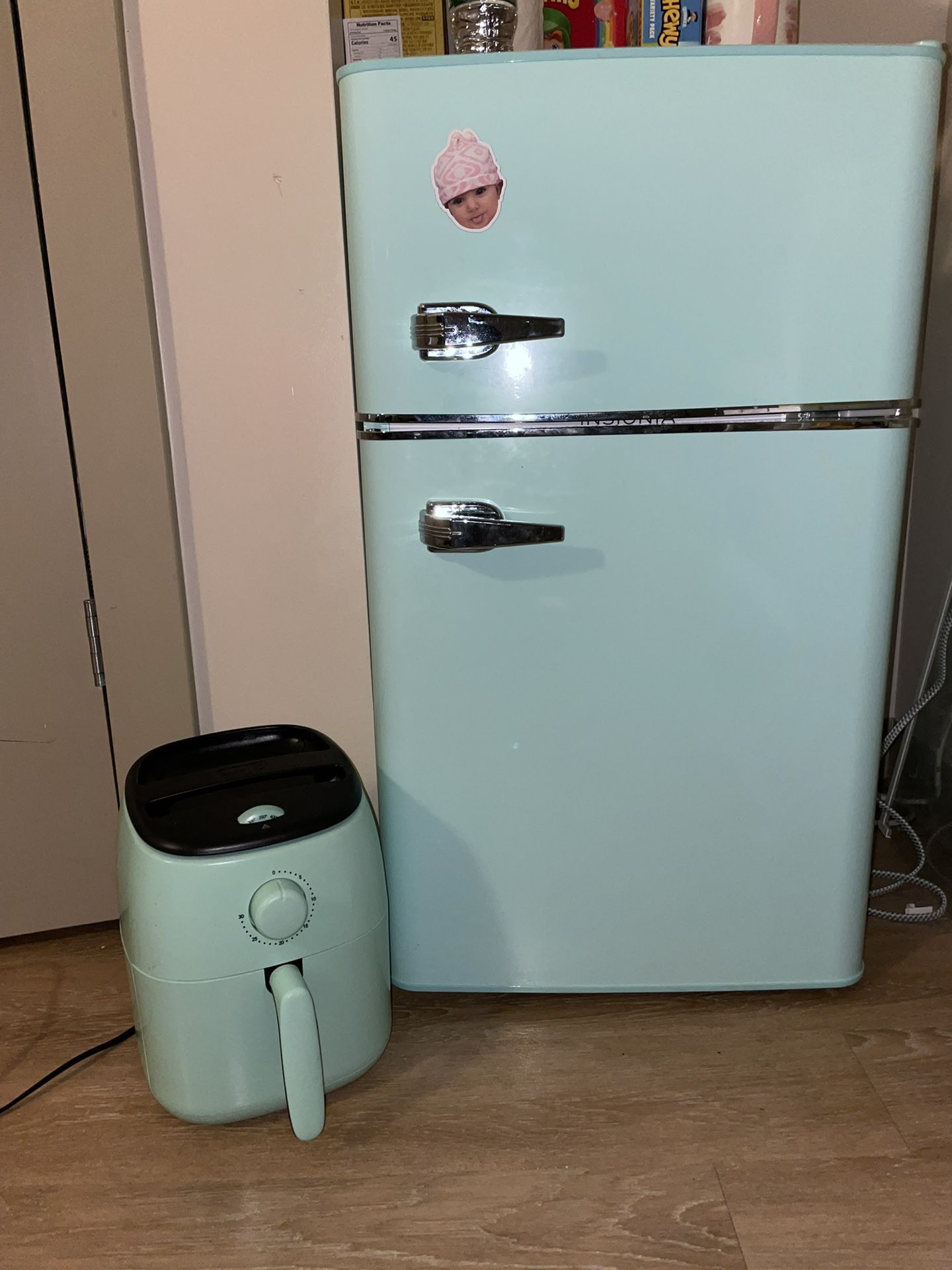 Insigna teal mini fridge for Sale in Rutherford, NJ - OfferUp