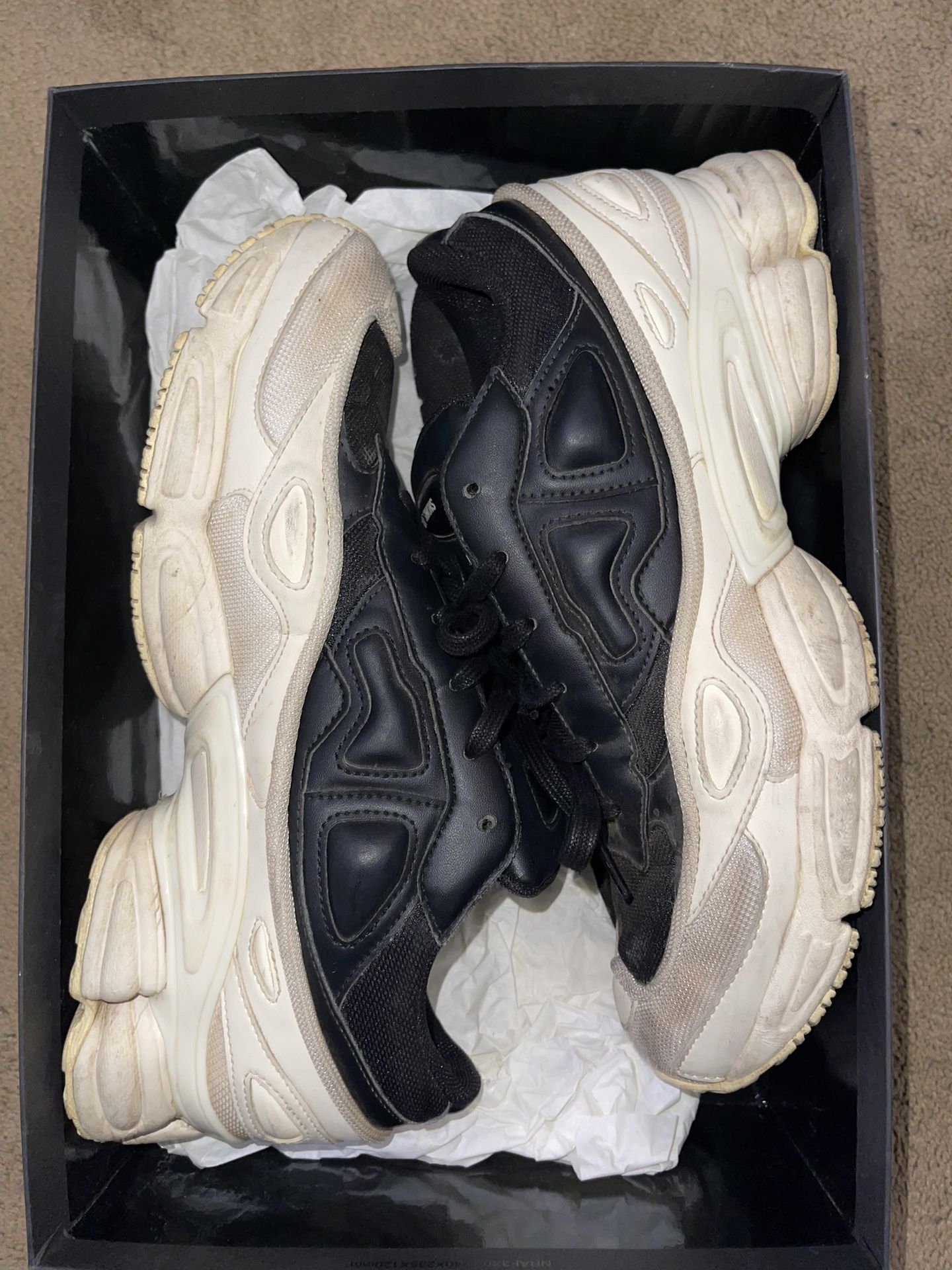 RAF Ozweego Adidas