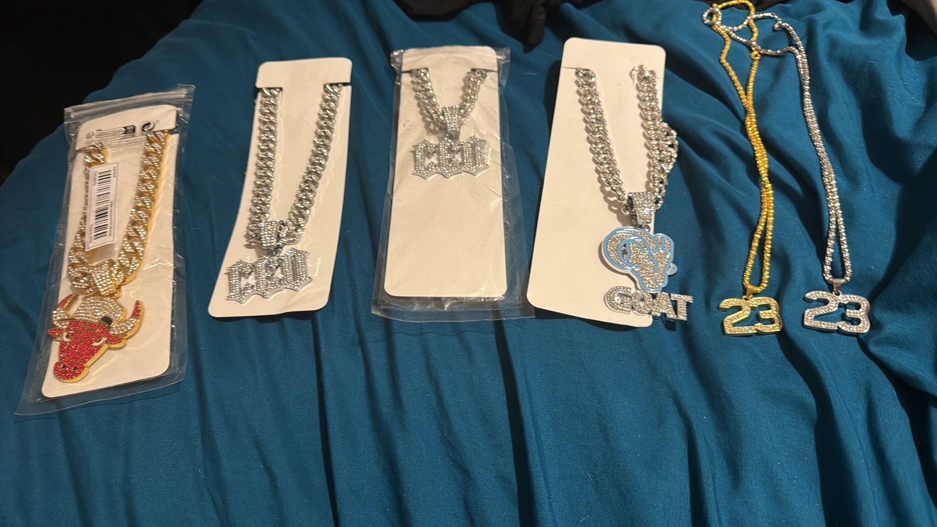 Chains New $15 -20 Each Make A Deal With If U Get More Then One 