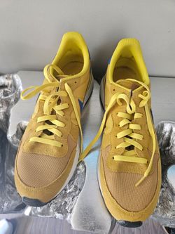 Nike Sneakers Yellow and Blue