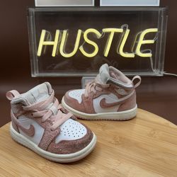 Nike Jordan 1 Mid SE TD- White/Sail/Legend Pnk Sz 5C