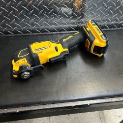 Dewalt DCS354 20v Cordless Atomic Oscillating Multitool