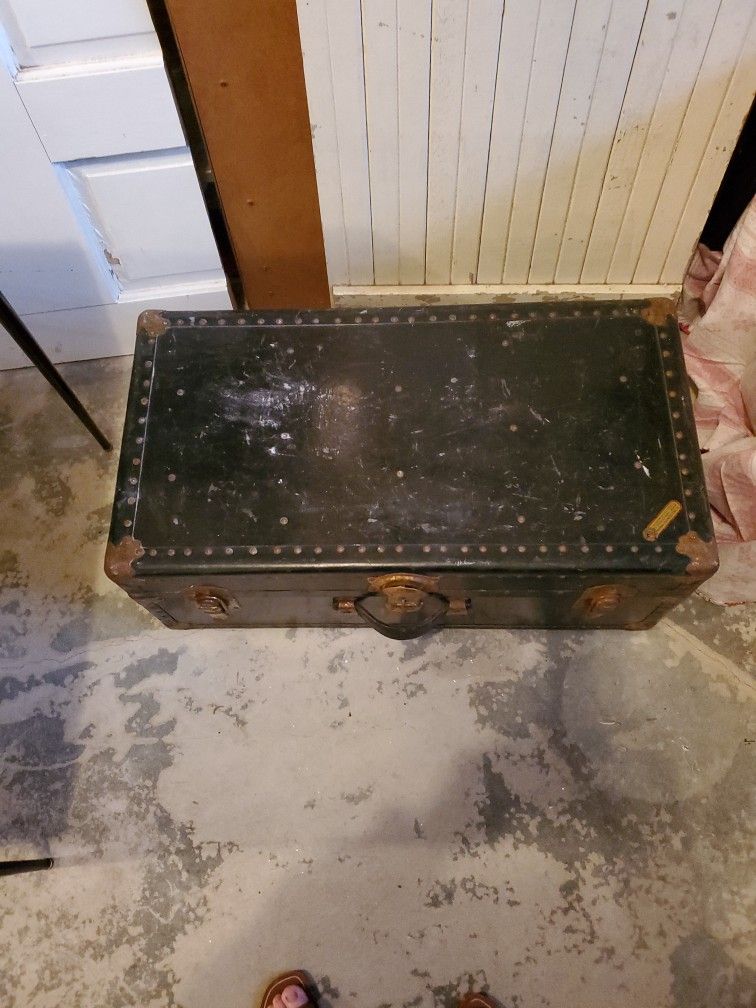 Vintage military foot locker trunk with original decal for Sale in  Snohomish, WA - OfferUp