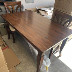Dining Room Table (5x3) And 4 Chairs 