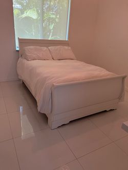 New Double Bed with Mattress & Boxspring