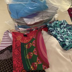 More Than 30 Pieces Of Ladies Clothes , Size L