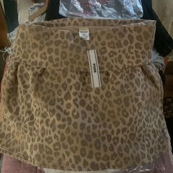 Victoria’s Secret / pink / animal print miniskirt