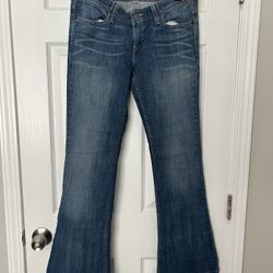 Levi’s Women’s Low-Rise Flare Jeans 