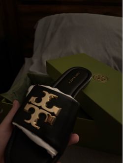 tory burch sandals! size 5/6 !