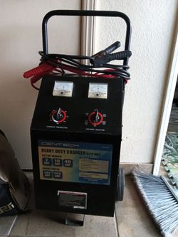 Heavy duty car jump starter/ battery charger