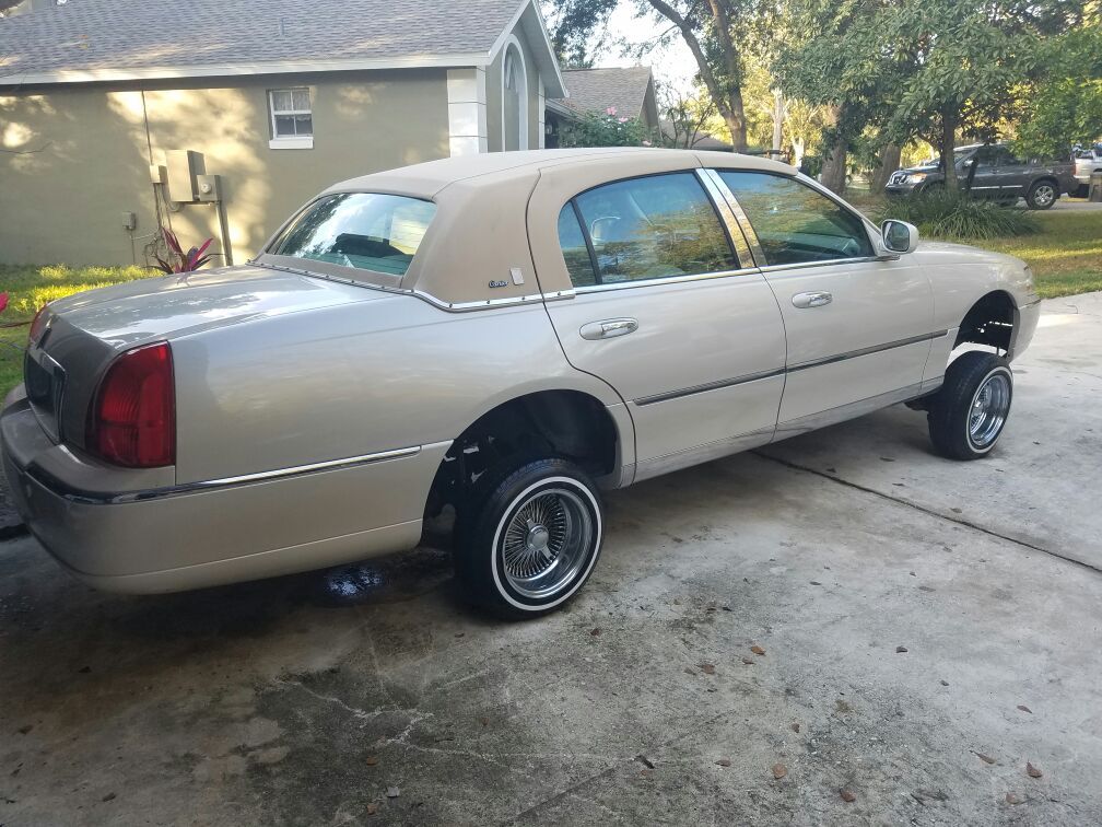 2003 lincoln towncar lowrider