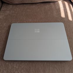Microsoft Surface Laptop Studio I7/ 2TB SSD / 32GB RAM / 4GB GPU