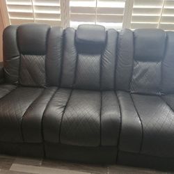 Couch w/ Two Reliners Built In