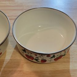 Vintage Enamelware Mixing Metal Bowls Set - Strawberry Design