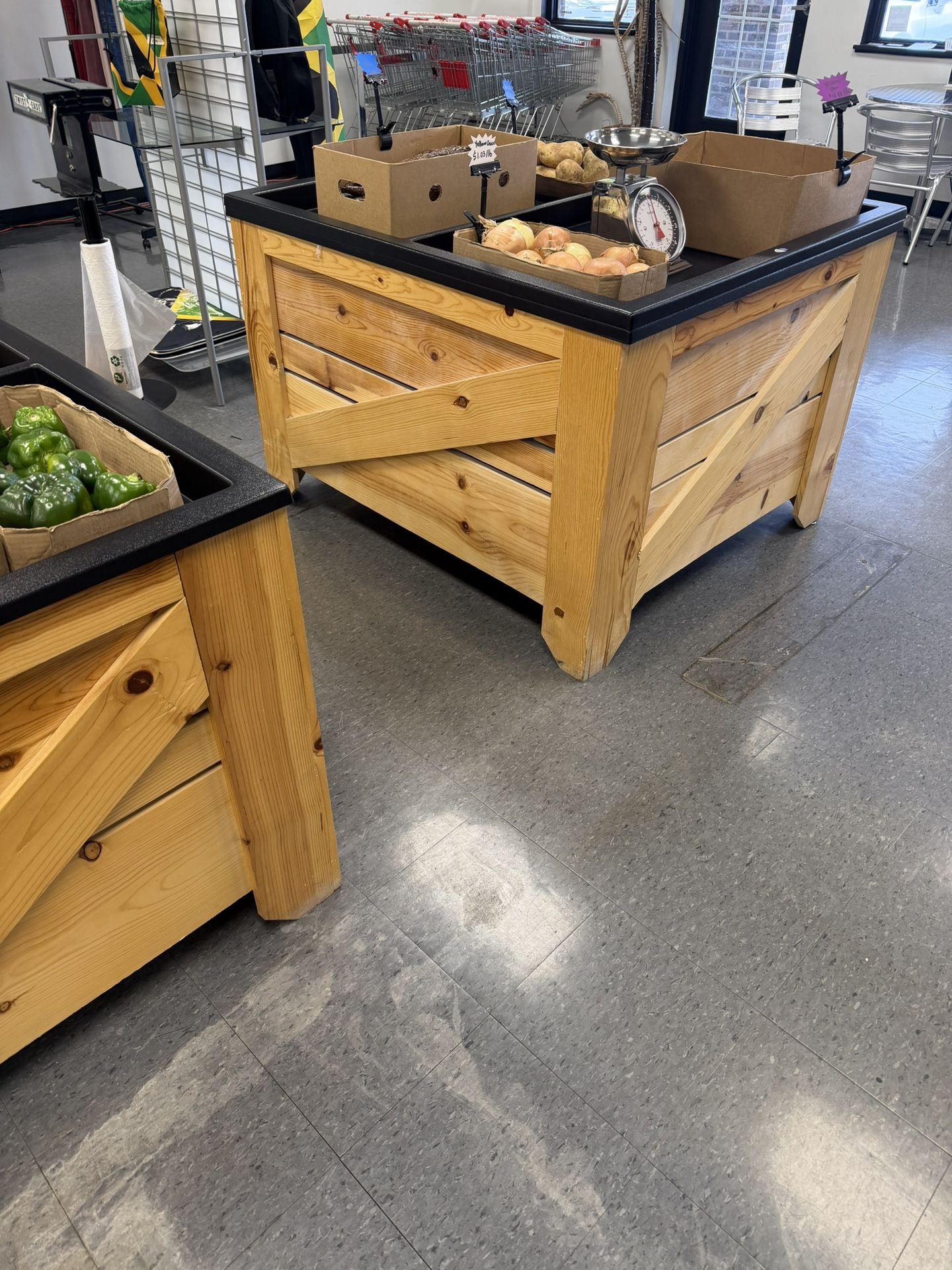 Produce Display Bin With Liner