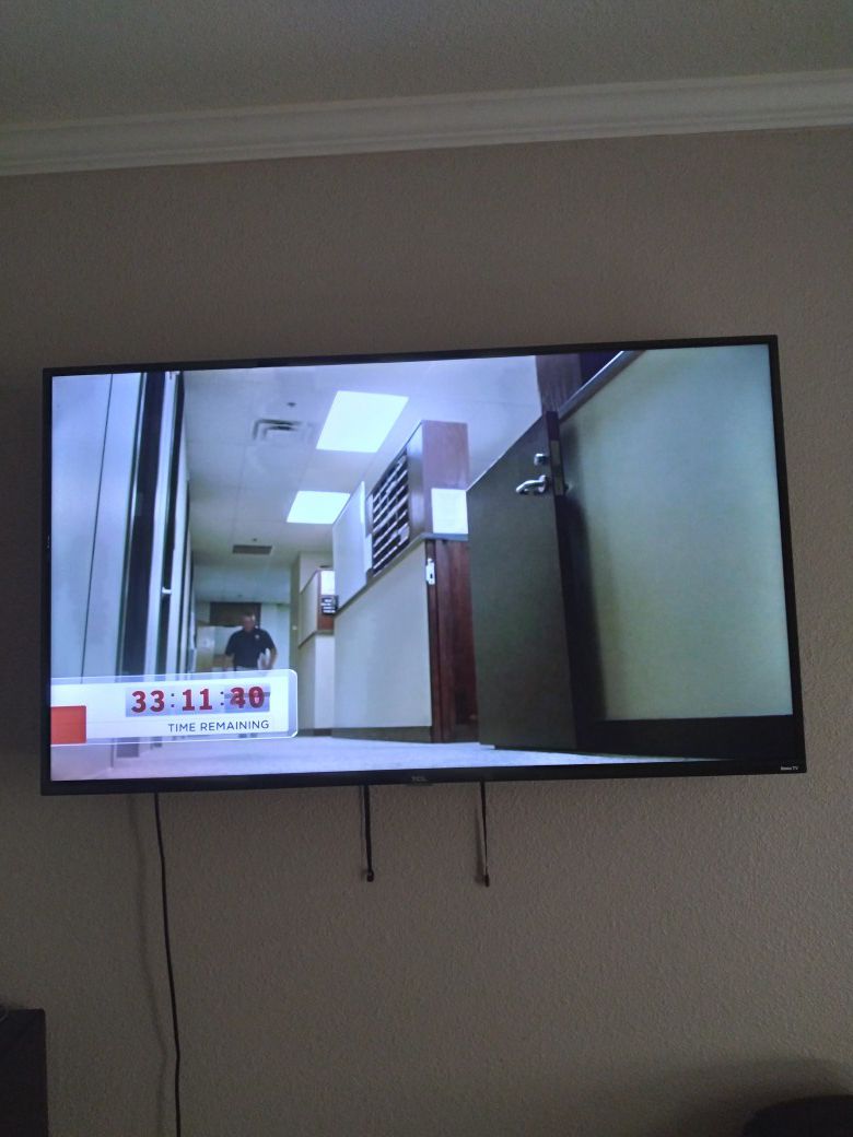 New Roku Flat Screen Smart TV 60" w/Remote