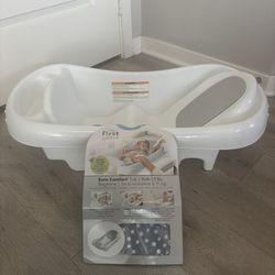 The First Years Sure Comfort Baby Bathtub