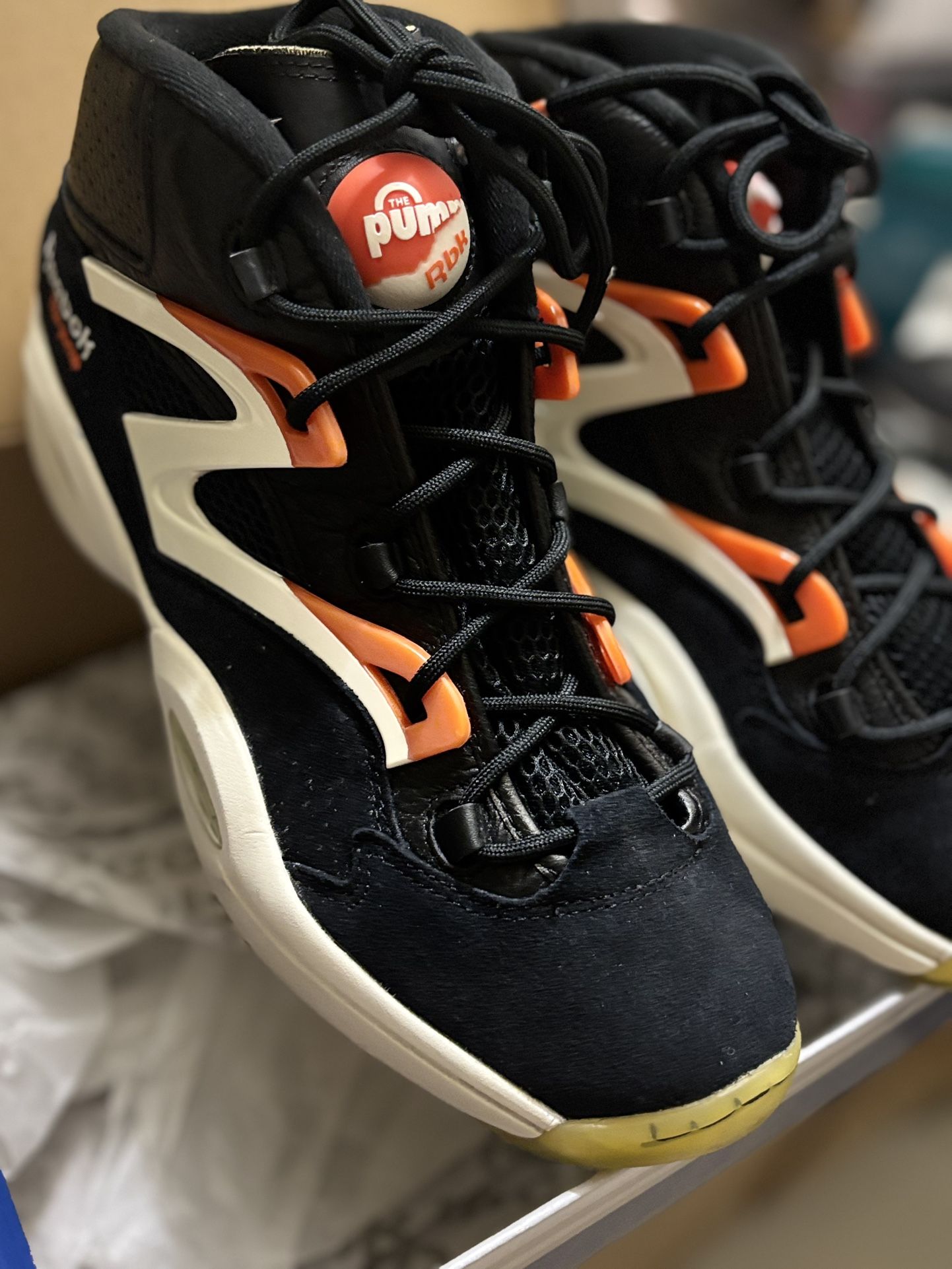 $150 Reebok Pump Omni Zone II Black/Orange
