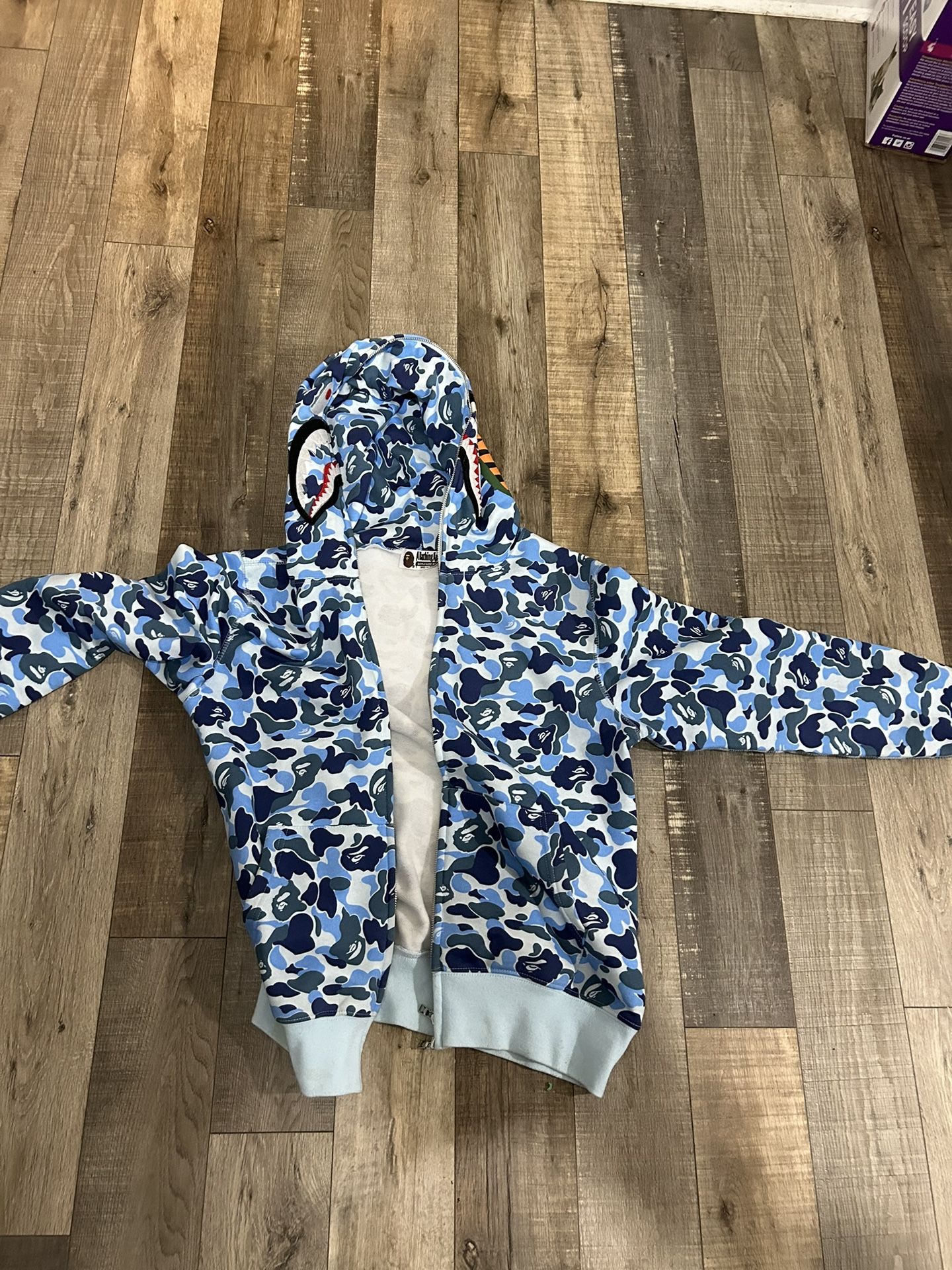 Bape hoodie Size L