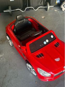 Kids Mercedes-Benz Ride-On Car (12V) - Works Perfectly - $40