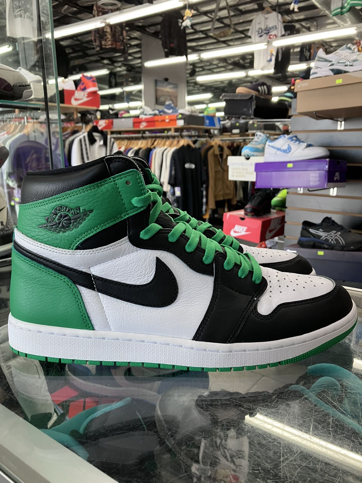 Air Jordan 1 Retro High Lucky Green