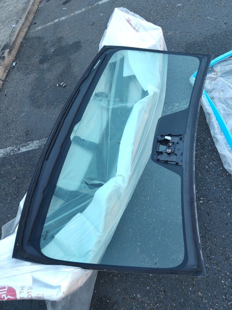 Honda 2021-2025 Ridgeline/Passport Windshield