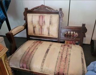 Victorian Mother- Daughter Settee