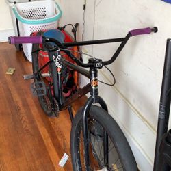 29 Inch Gt Comes With This Brakes And Smoothie Tires