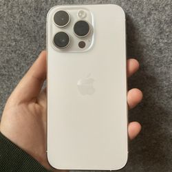 Factory Unlocked Iphone 14 pro 128 gb comes with store warranty 