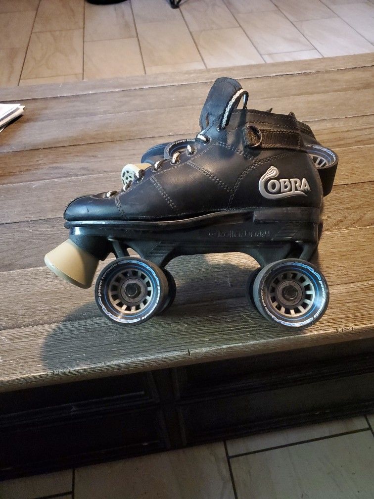 Cobra roller Derby kids size 10