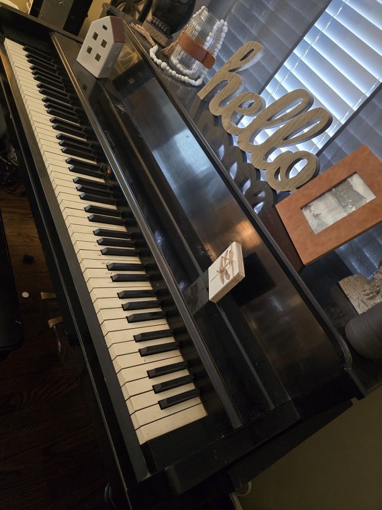 Wurlitzer Piano