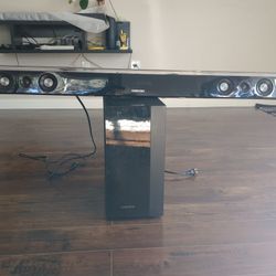 Samsung Sound Bar HW-D450 and Wireless Subwoofer PS-WD450
