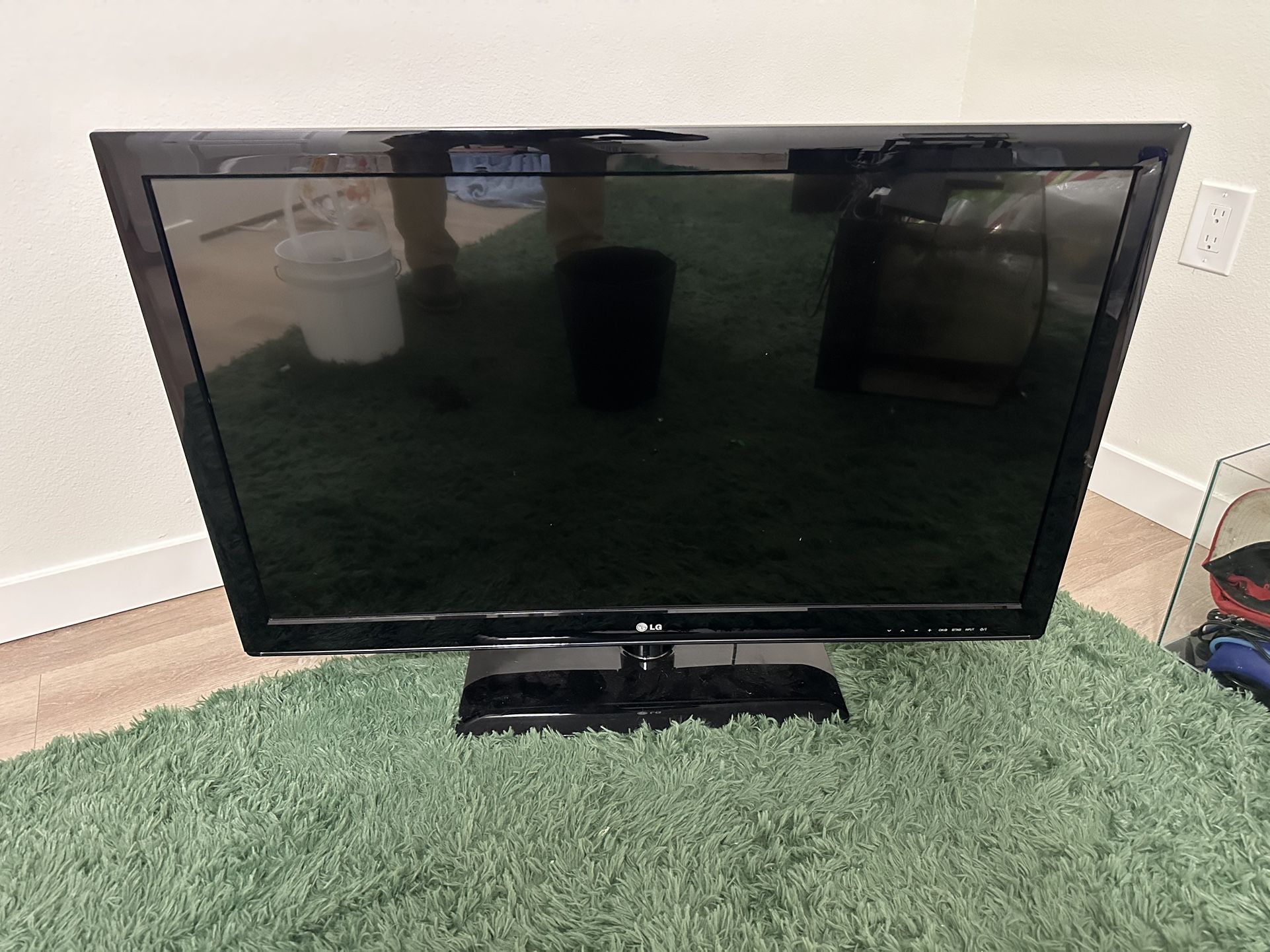 LG 42” Tv Works Great