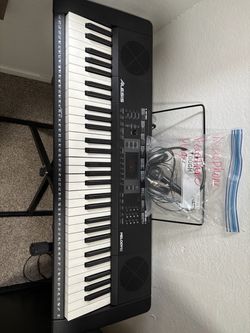 Alesis Melody 61 Keyboard w/ Stand, Headphones & Microphone